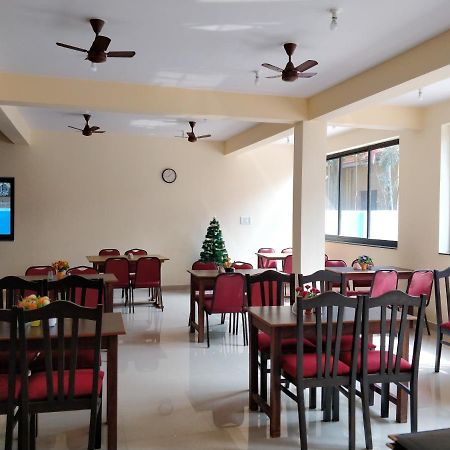Dom'S Inn Calangute Εξωτερικό φωτογραφία