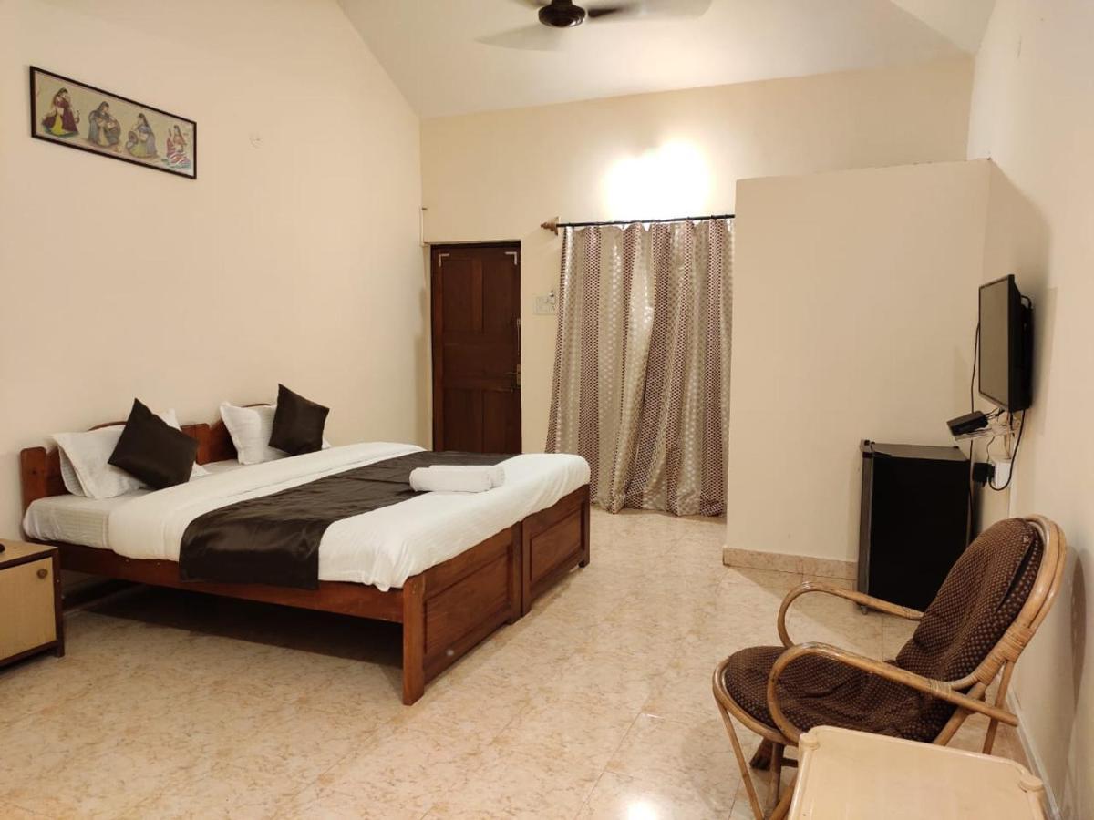 Dom'S Inn Calangute Εξωτερικό φωτογραφία