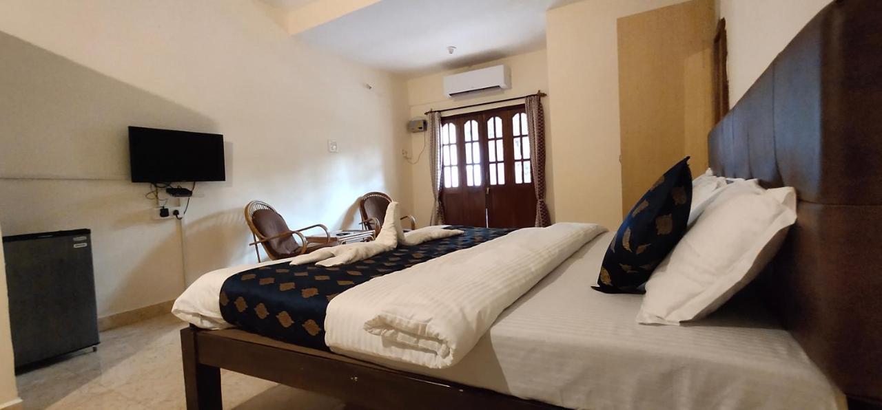 Dom'S Inn Calangute Εξωτερικό φωτογραφία
